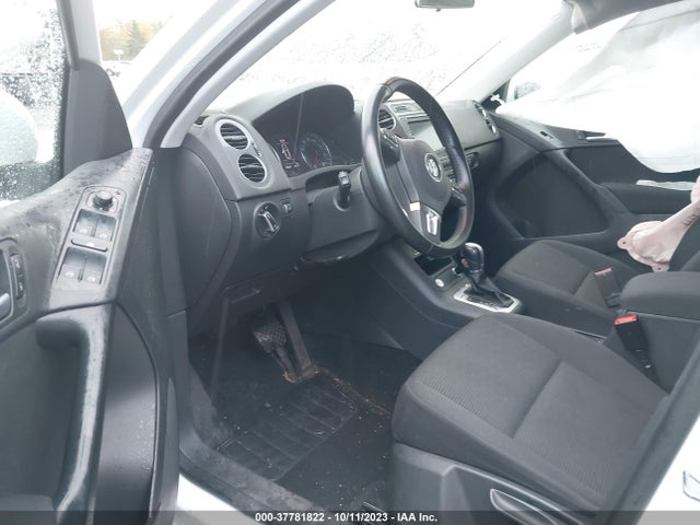 WVGBV7AX6HK044529 Volkswagen TIGUAN