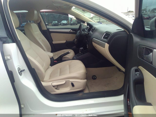 2013 VOLKSWAGEN JETTA SEDAN SE W/CONVENIENCE VIN: 3VWDX7AJ2DM364157