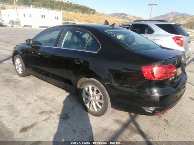3VWD17AJ3EM392438 Volkswagen Jetta Sedan Se
