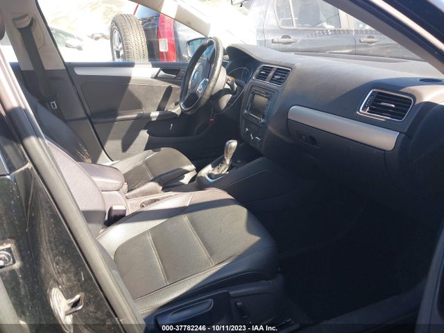3VWD17AJ3EM392438 Volkswagen Jetta Sedan Se
