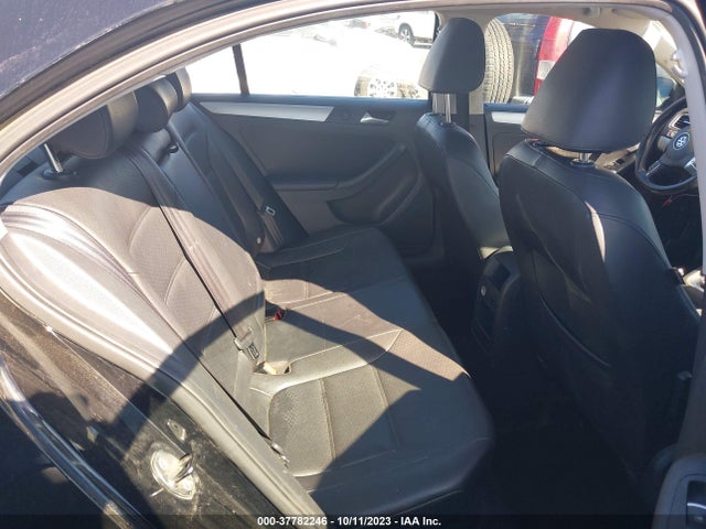 3VWD17AJ3EM392438 Volkswagen Jetta Sedan Se