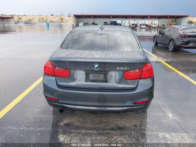 WBA3B1G54ENN90371 BMW 3 Series 320i