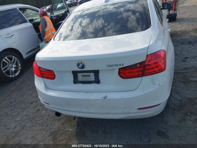 WBA3B1C56EPV79396 BMW 3 Series 320i