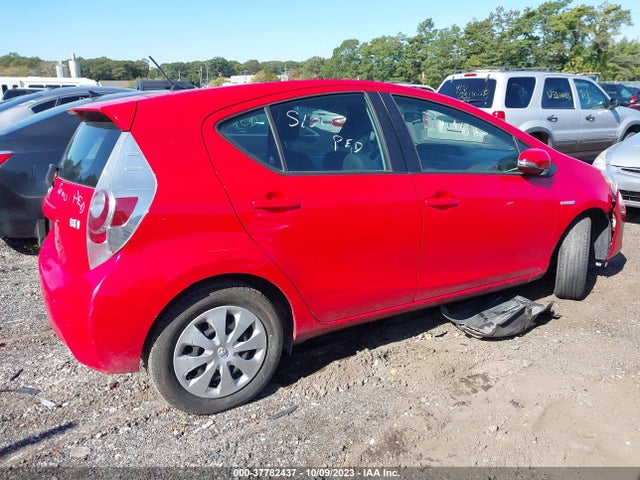 Toyota Prius C One/three/two/four 2014 JTDKDTB39E1572448 Image 4