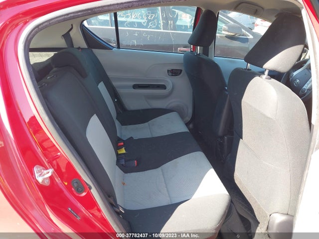 Toyota Prius C One/three/two/four 2014 JTDKDTB39E1572448 Image 8
