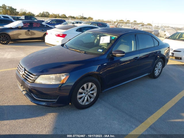 1VWAT7A38FC027335 Volkswagen Passat 1.8t Wolfsburg Ed