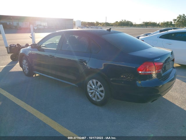1VWAT7A38FC027335 Volkswagen Passat 1.8t Wolfsburg Ed