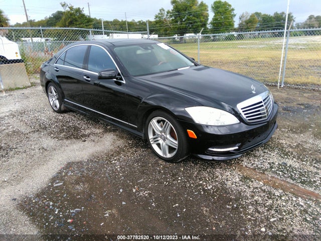 2013 MERCEDES-BENZ S 550 VIN: WDDNG7DB3DA516235