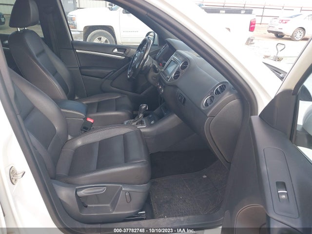 2016 VOLKSWAGEN TIGUAN R-LINE VIN: WVGAV7AX1GW045008