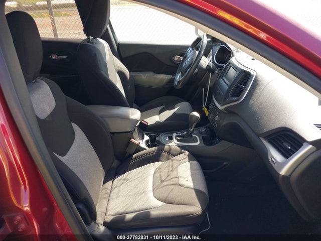 1C4PJMCB9EW156025 Jeep Cherokee Latitude