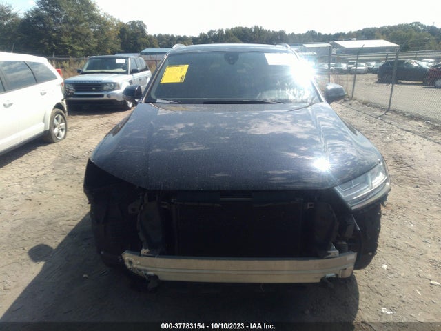 WA1LHAF7XHD051892 Audi Q7 2.0t Premium
