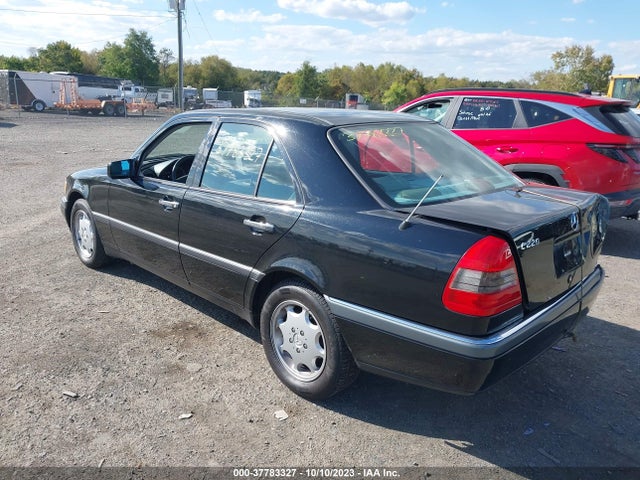 1995 MERCEDES-BENZ C 220 VIN: WDBHA22E4SF258282