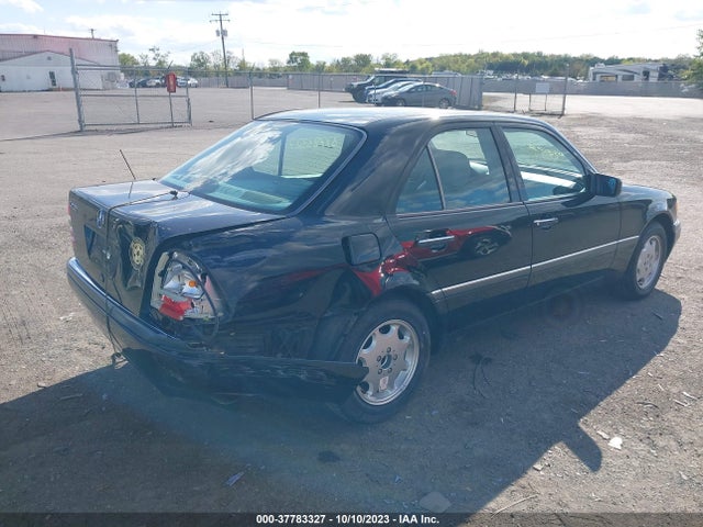 1995 MERCEDES-BENZ C 220 VIN: WDBHA22E4SF258282