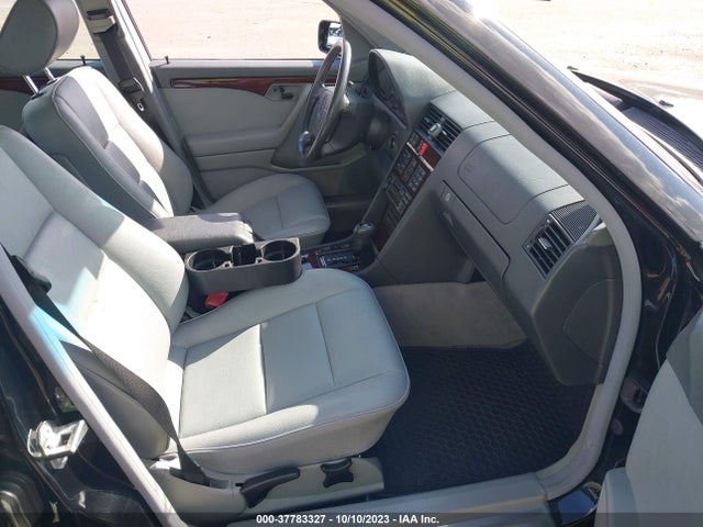 1995 MERCEDES-BENZ C 220 VIN: WDBHA22E4SF258282