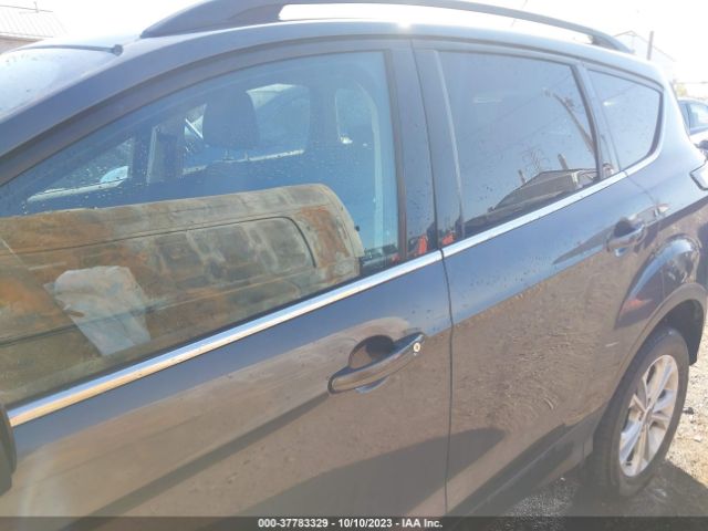 1FMCU9G92HUD39045 Ford ESCAPE SE