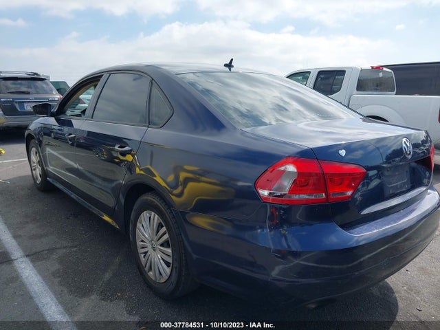 1VWAT7A39FC065219 Volkswagen Passat 1.8t S