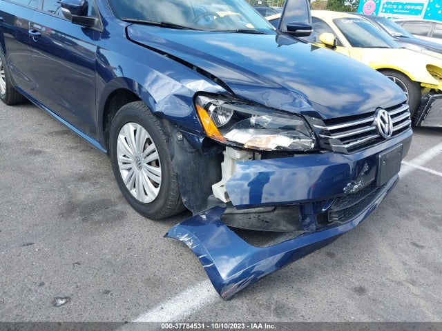 1VWAT7A39FC065219 Volkswagen Passat 1.8t S