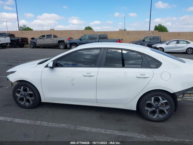 3KPF24AD7KE137783 KIA Forte Lxs