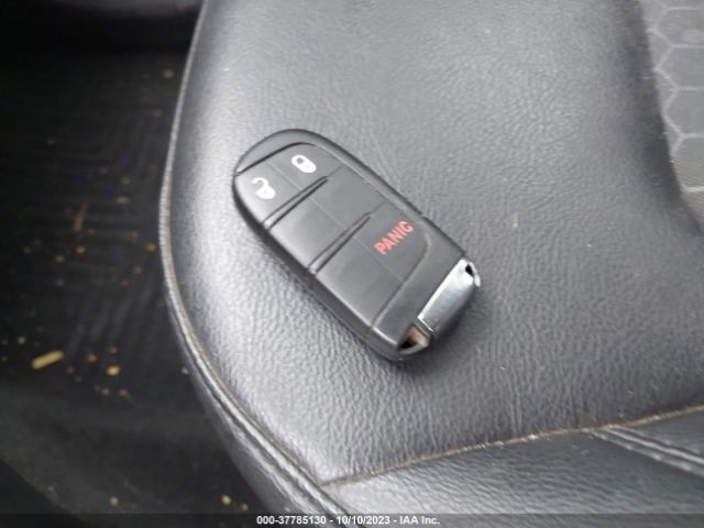 3C4NJDBB1KT640068 Jeep Compass Altitude