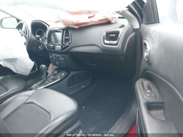 3C4NJDBB1KT640068 Jeep Compass Altitude