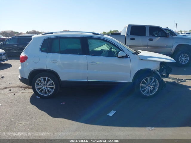WVGAV7AX2FW509826 Volkswagen Tiguan Sel