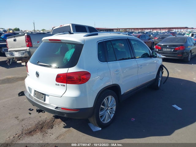 WVGAV7AX2FW509826 Volkswagen Tiguan Sel