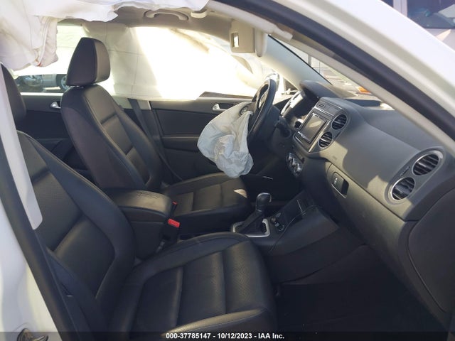 WVGAV7AX2FW509826 Volkswagen Tiguan Sel