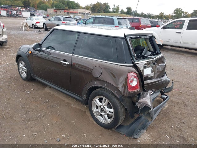 2011 MINI COOPER HARDTOP WMWSU3C57BT092082 Photo 2