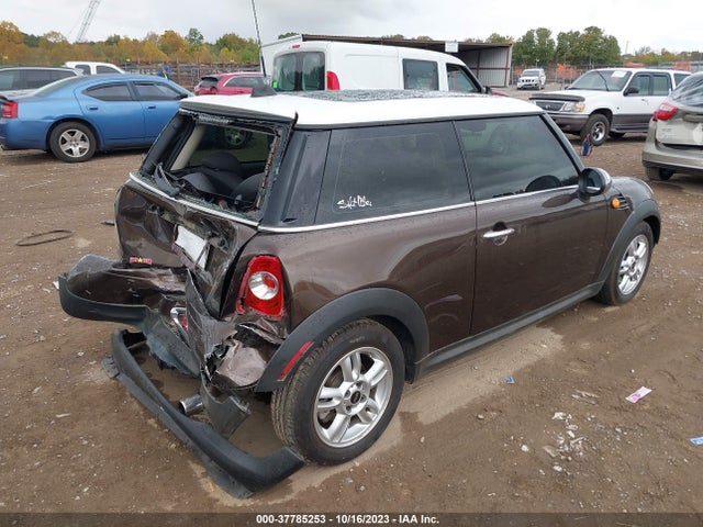 2011 MINI COOPER HARDTOP WMWSU3C57BT092082 Photo 3