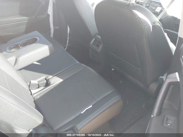 3VV2B7AX2JM070641 Volkswagen Tiguan Sel/se