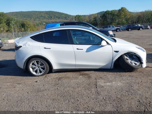 7SAYGDEE4NF307029 Tesla Model Y Long Range