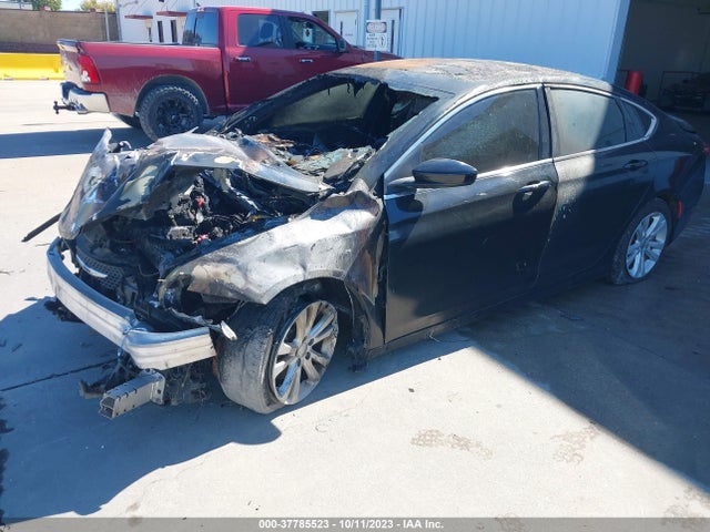 Chrysler 200 Limited 2016 1C3CCCAB5GN143601 Image 2