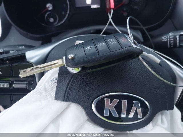 5XYPGDA59KG450576 KIA Sorento Lx V6