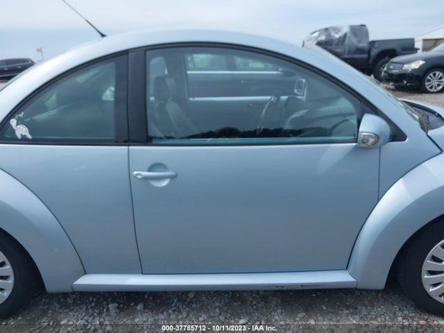 2010 VOLKSWAGEN NEW BEETLE COUPE VIN: 3VWPG3AG4AM005690