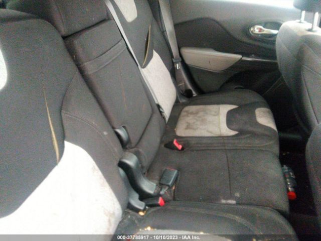 1C4PJLCB1EW232878 Jeep Cherokee Latitude
