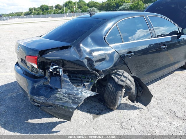 3VWD17AJ6FM357927 Volkswagen Jetta Sedan 1.8t Se