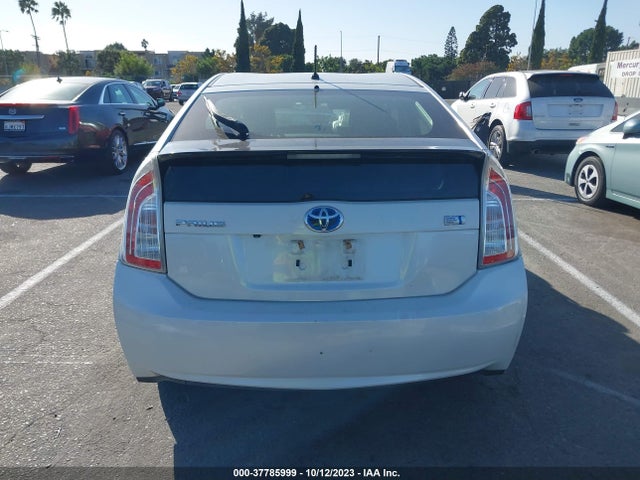 Toyota Prius Four 2015 JTDKN3DU9F0463904 Image 17