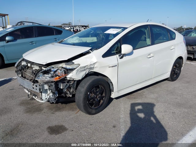 Toyota Prius Four 2015 JTDKN3DU9F0463904 Image 2