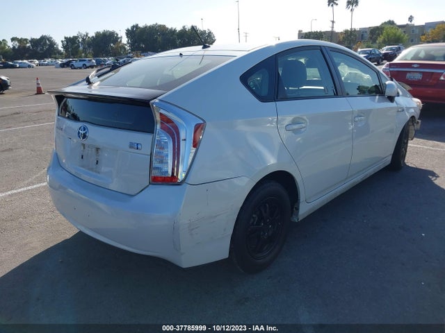 Toyota Prius Four 2015 JTDKN3DU9F0463904 Image 4