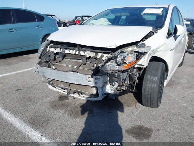 Toyota Prius Four 2015 JTDKN3DU9F0463904 Image 6