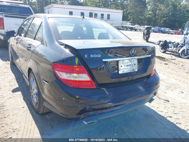 2010 MERCEDES-BENZ C 300 SPORT/LUXURY/ VIN: WDDGF5EB2AR098164