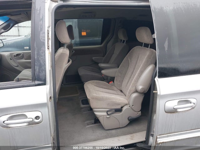 2001 CHRYSLER TOWN & COUNTRY LXI VIN: 2C8GP54L21R197304