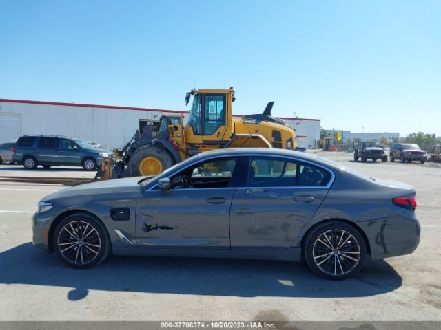 WBA13AG04NCH61322 BMW 530e