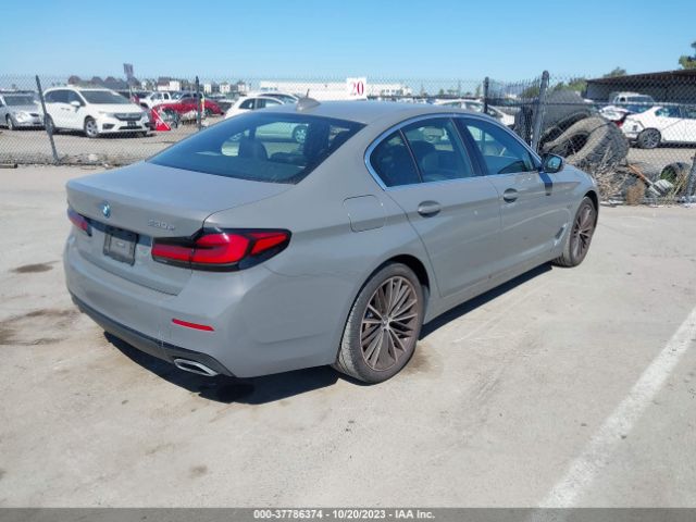WBA13AG04NCH61322 BMW 530e