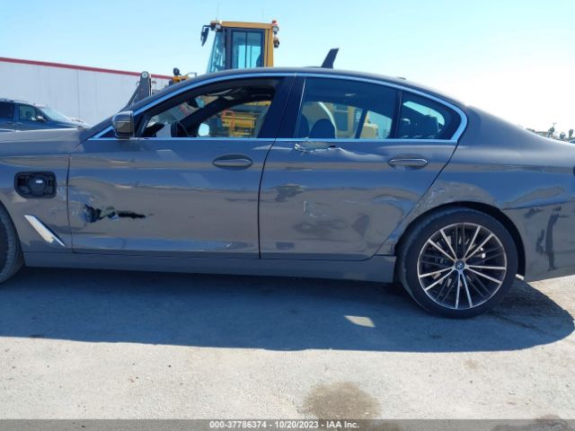 WBA13AG04NCH61322 BMW 530e