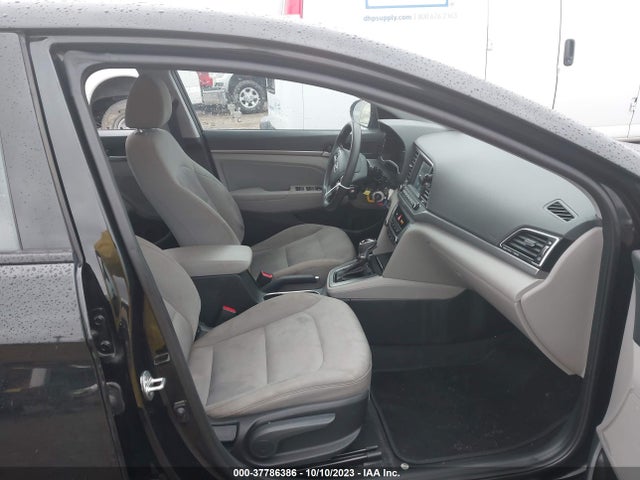 2018 HYUNDAI ELANTRA SEL VIN: 5NPD84LFXJH297848