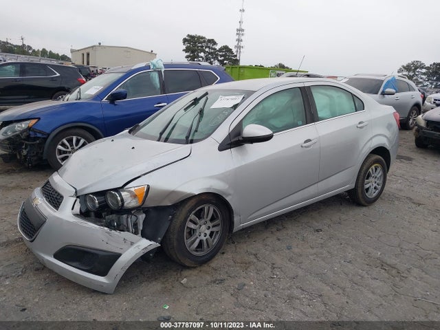 Chevrolet SONIC LT 2015 1G1JC5SH2F4129234 Image 2