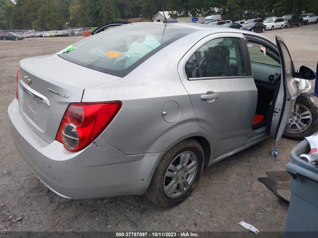 Chevrolet SONIC LT 2015 1G1JC5SH2F4129234 Image 4