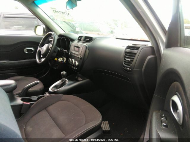 KNDJN2A26F7748382 KIA Soul Base