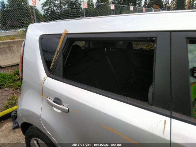 KNDJN2A26F7748382 KIA Soul Base